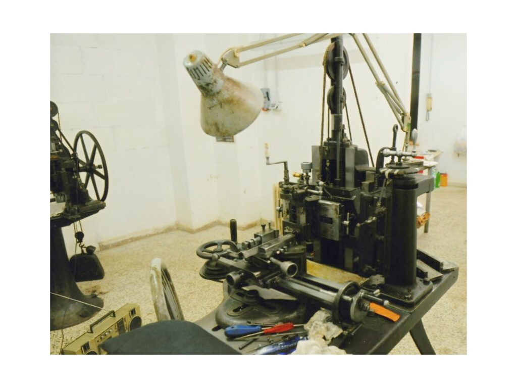 Tecnica della lavorazione dell'Argento la macchina per il guilloche