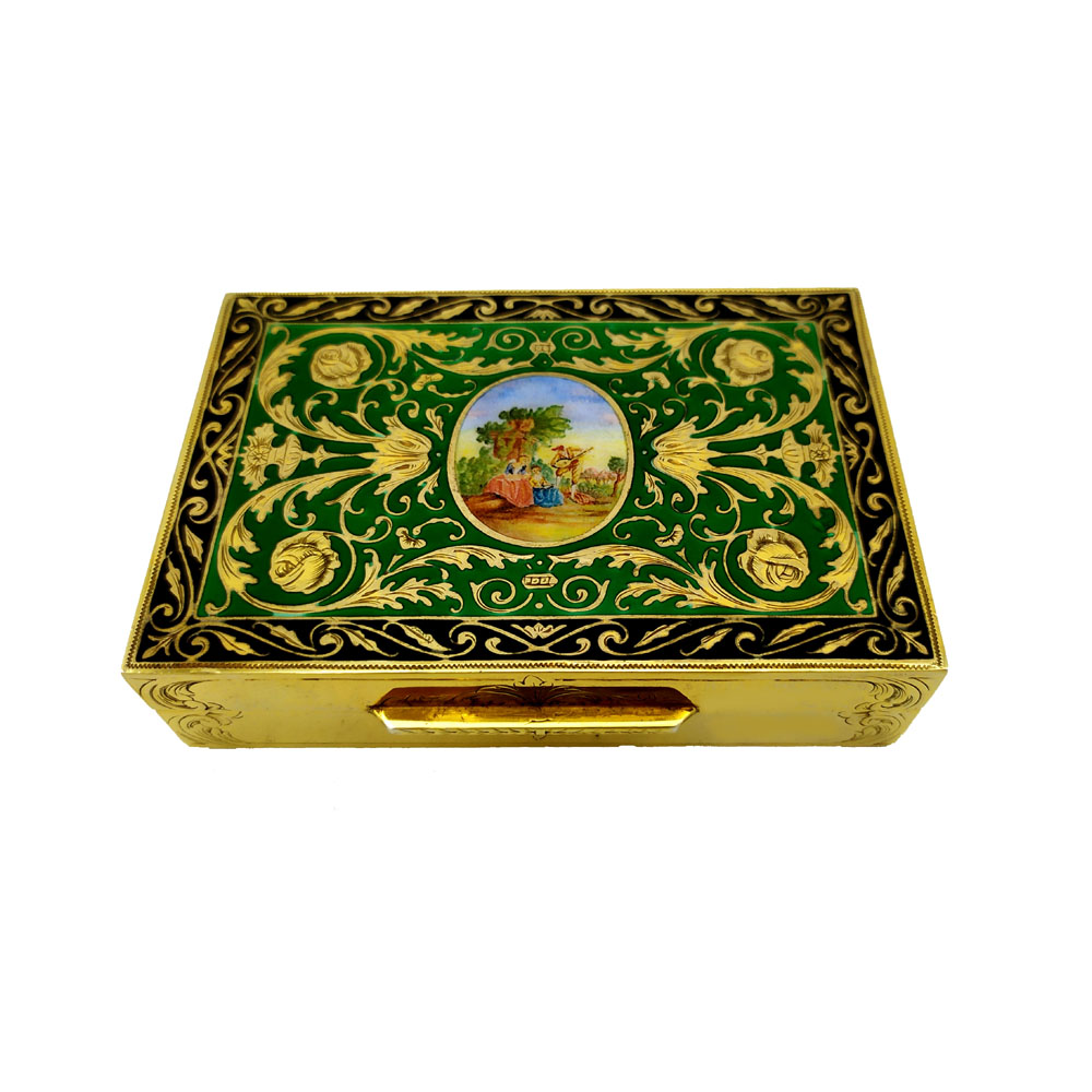 5347-6122 - Table Box Green in French Empire Louis XVI style Sterling Silver Salimbeni. Table box in 925/1000 sterling silver gold plated with translucent fired enamel inserted in a very fine hand-engraving of ornaments in the French Empire Louis XVI style and with an oval fired enamelled miniature in the center hand-painted by the painter Renato Dainelli reproducing a pastoral landscape painting from the 1700s. Measurements cm. 7 x 10 x 2.5. Weight gr. 344. Designed by Franco Salimbeni in 1979 and produced in the Salimbeni company headquarters with manual processing by skilled artisan artists with thick slab and large reinforcements suitable for withstanding numerous high-fire enamelled firings at around 800° C.